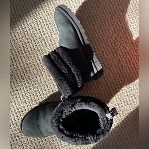 Black mini Uggs